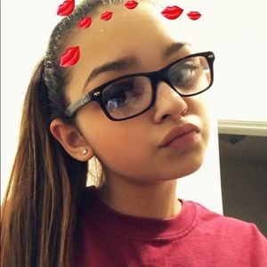 Meet your Posher, Rebecca